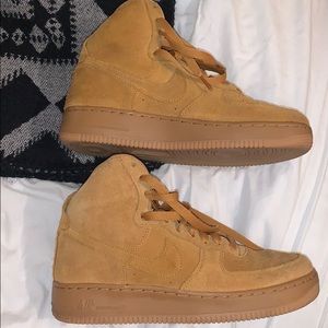 Nike wheat Air Force 1 women’s 6.5